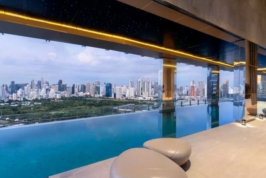 The Crown Residence Image-01