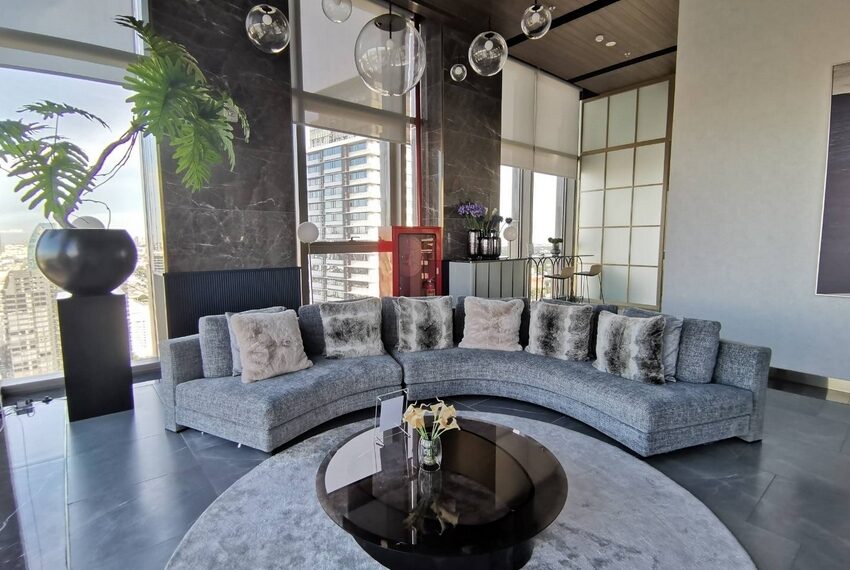 The Crown Residence Image-04